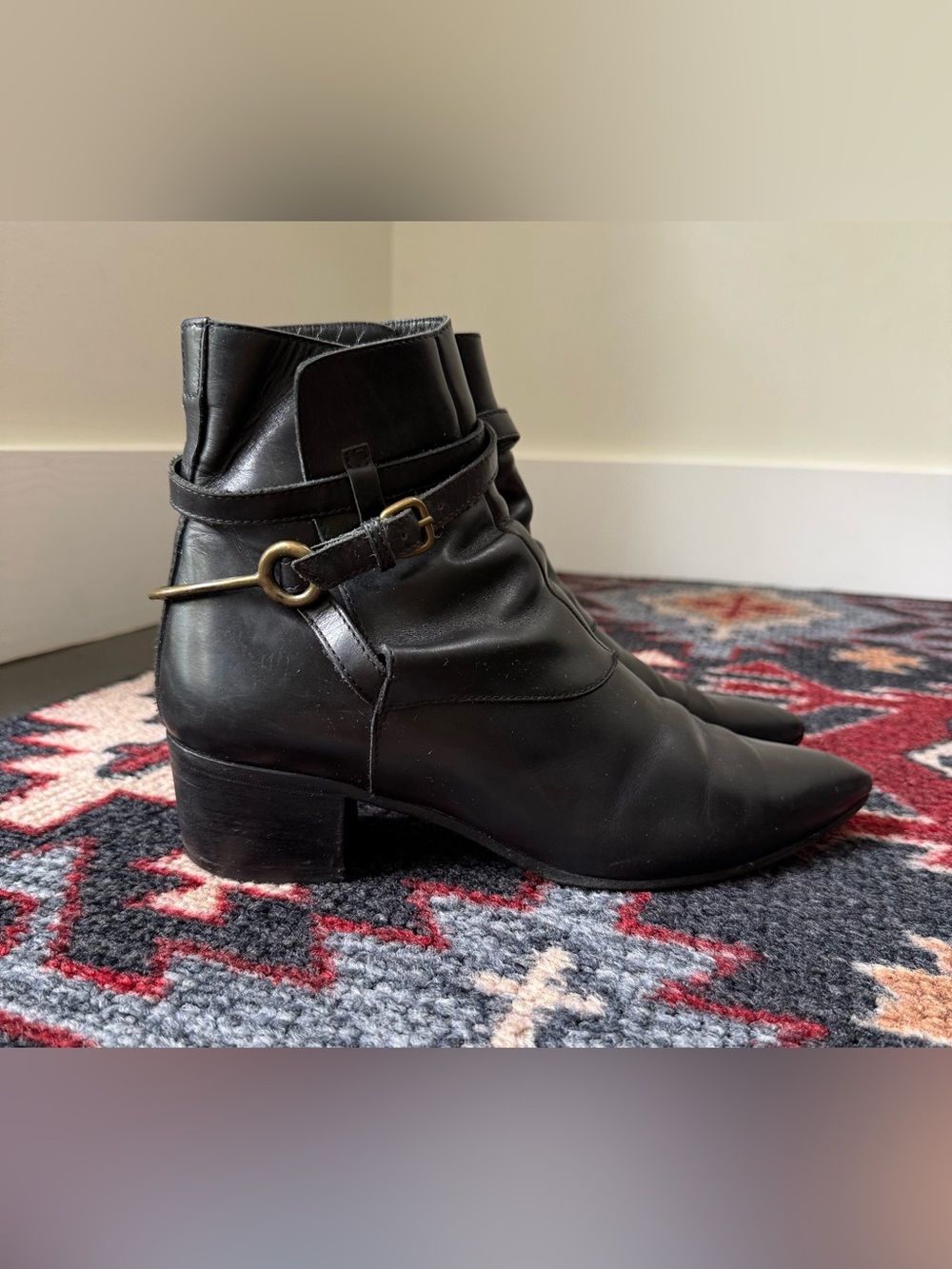 Alumnae Ankle Boot Black leather ankle boots